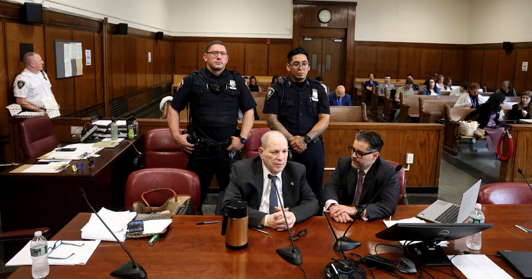 Featured image for Juror Complains and Threatens to Quit in Weinstein Retrial Amid 'Playground' Drama