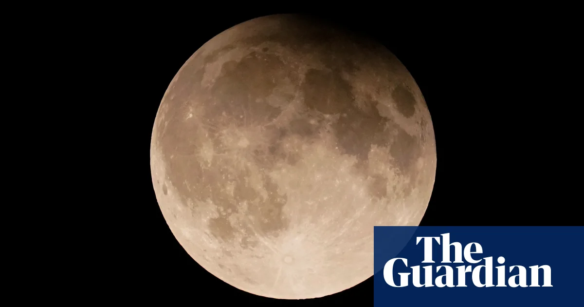Featured image for Earth's Mysterious 'Mini Moon' Departs Until 2055