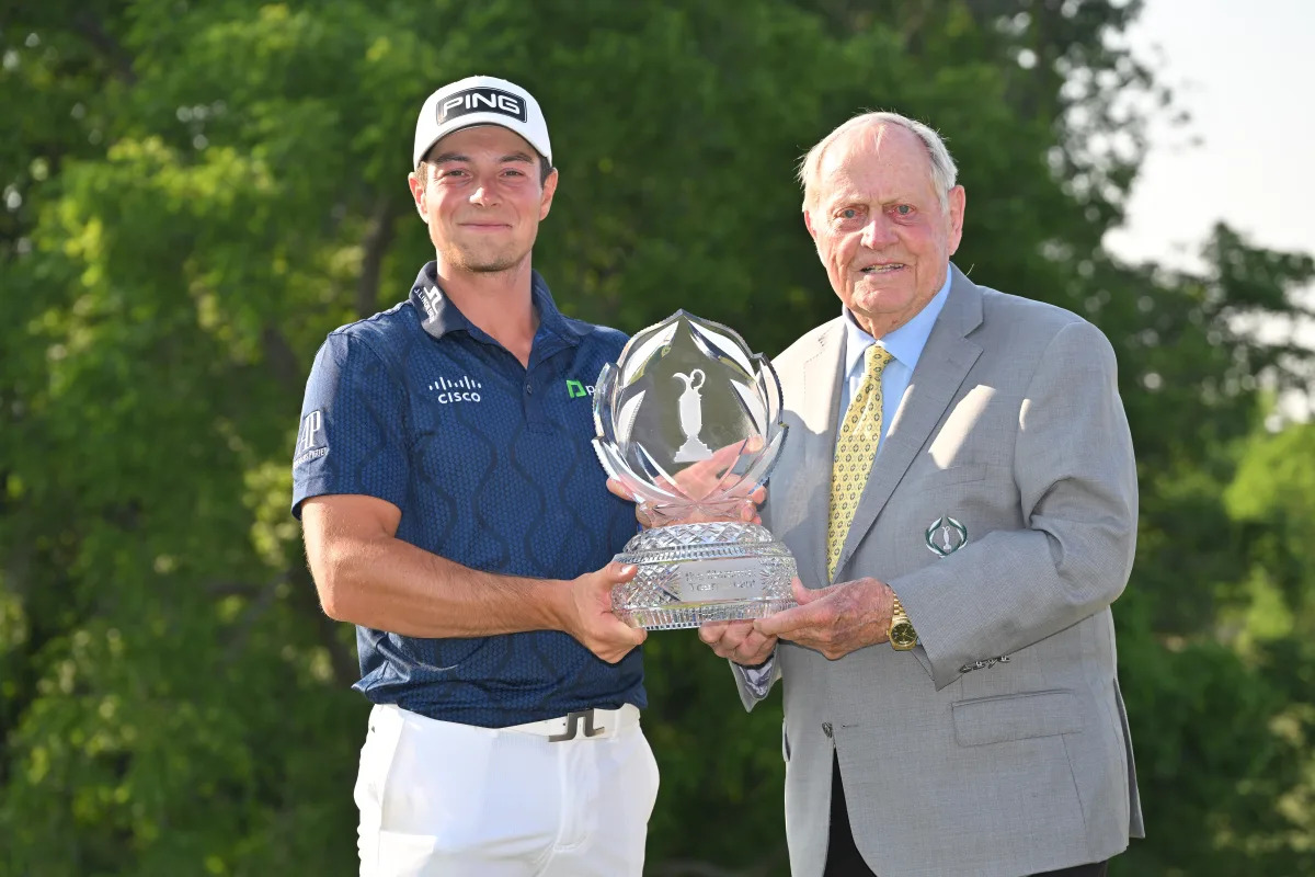 "Viktor Hovland Caddies for College Teammate Day After Memorial Win"