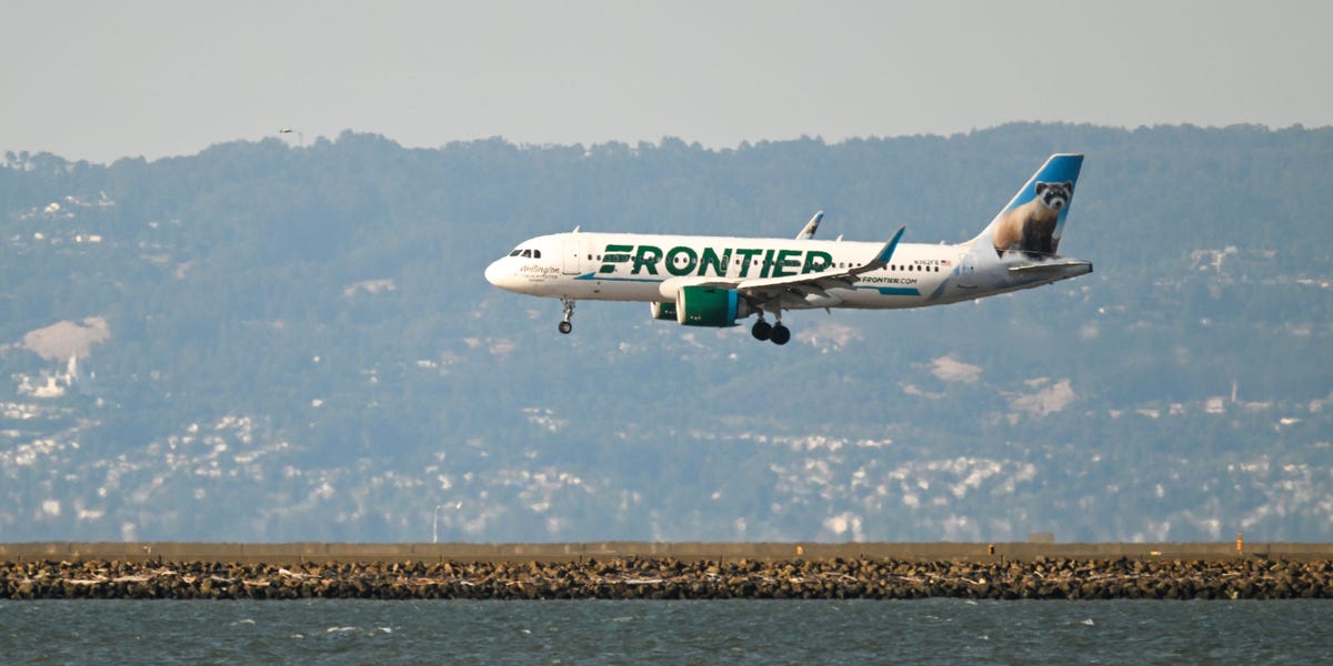 Featured image for "Teen Mistakenly Flown to Puerto Rico Instead of Ohio on Solo Frontier Flight"