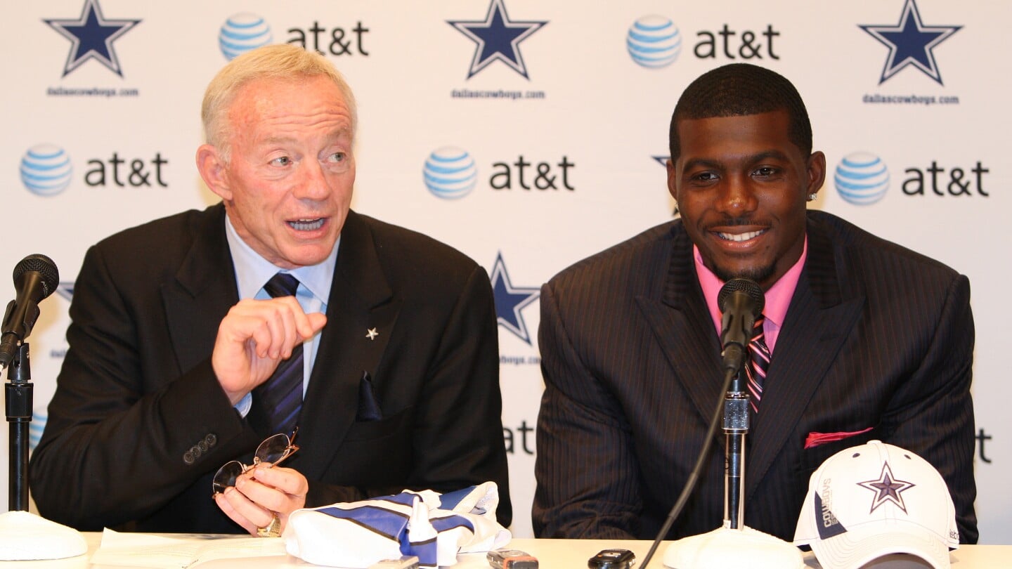 Featured image for Cowboys Legends and Players Call for Change Amid Negotiation Disputes