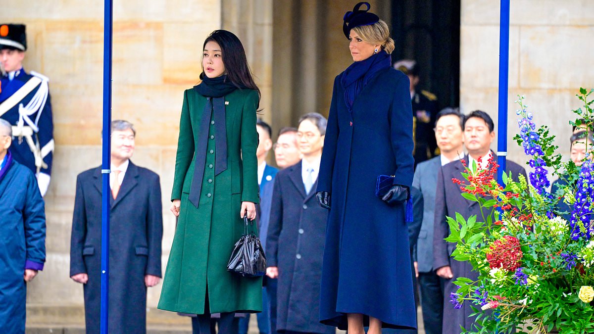 Featured image for "Queen Maxima hosts South Korea's President and First Lady in stylish navy ensemble"