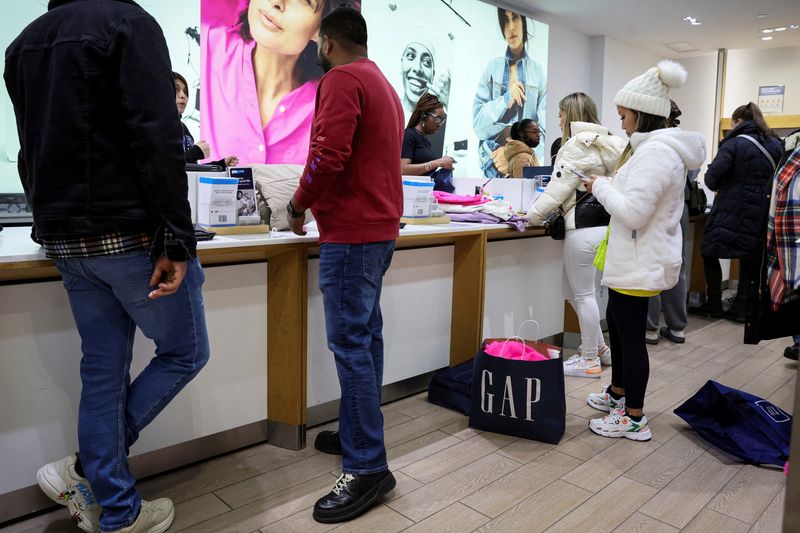 Featured image for Gap's Turnaround Strategy Sparks Surge