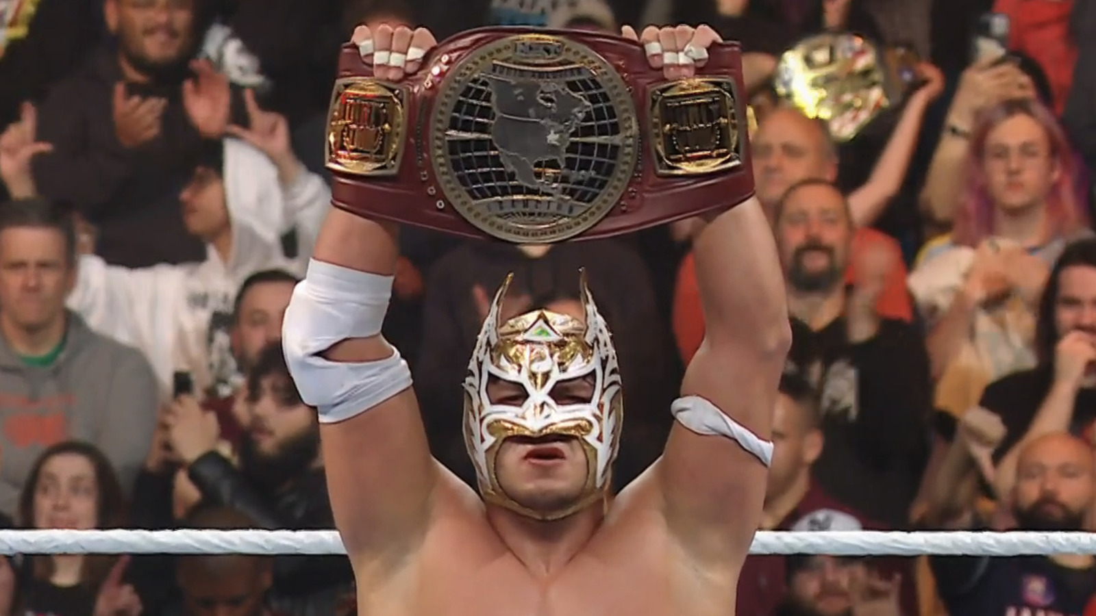 Featured image for Sibling Rivalry: AEW Star Congratulates Brother Dragon Lee on WWE NXT North American Title Win
