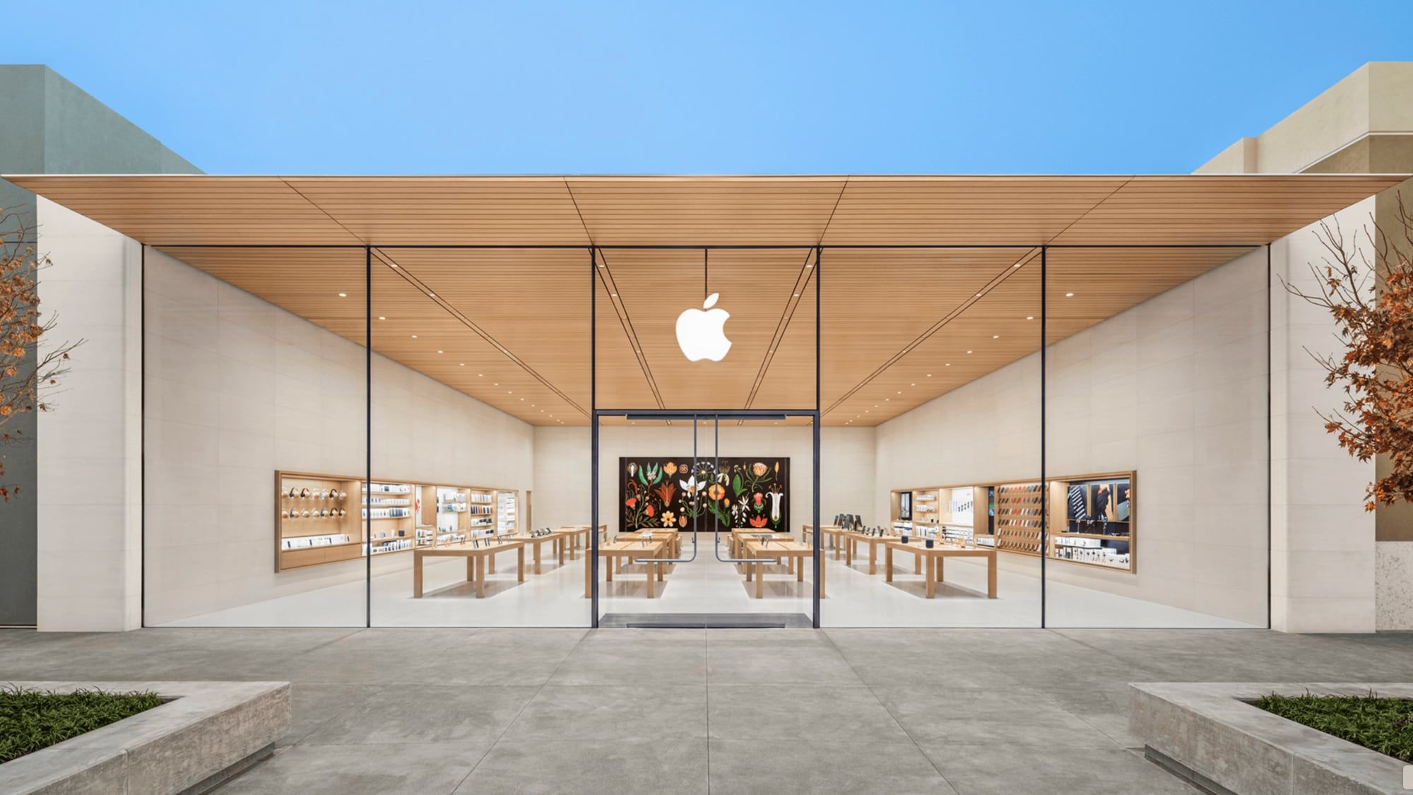 Burglars Tunnel Through Coffee Shop Wall to Steal $500K in Apple Store Devices.