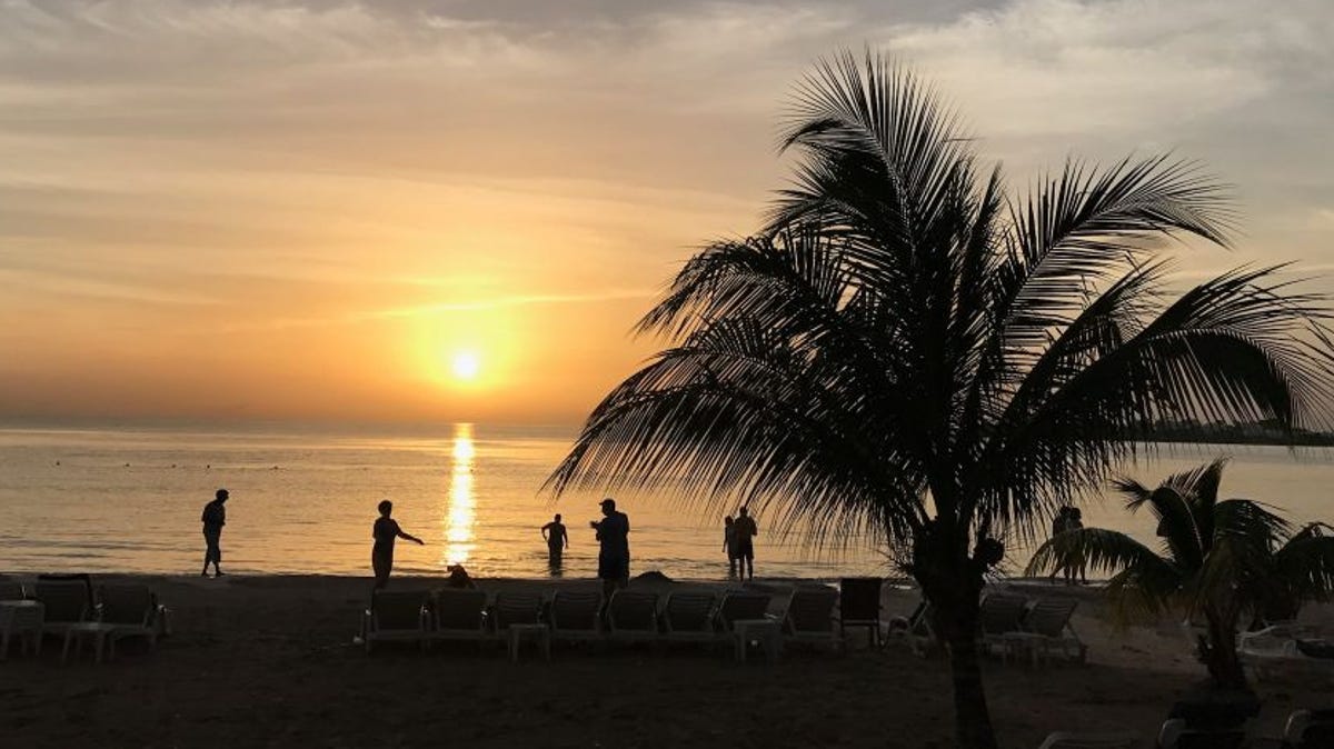 "Travel Warning: Safety Concerns for Americans Visiting Jamaica"