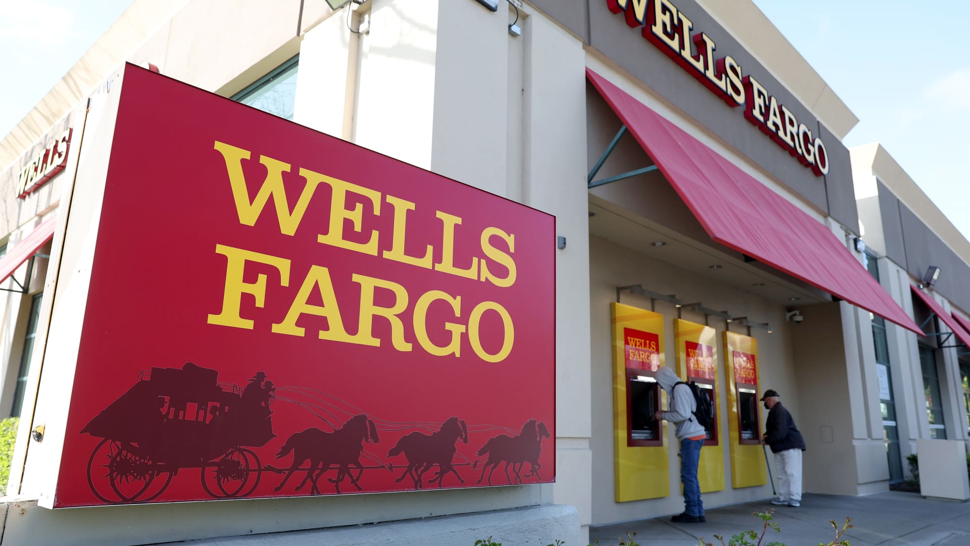 Featured image for Mixed Results for Bank Stocks Despite Solid Earnings Beat and Market Rally