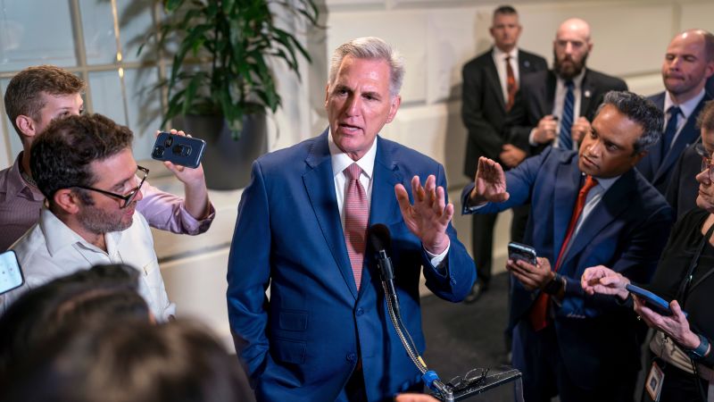 Government Shutdown Looms as GOP Hardliners and Centrist Dems Fail to Strike Defense Bill Deal