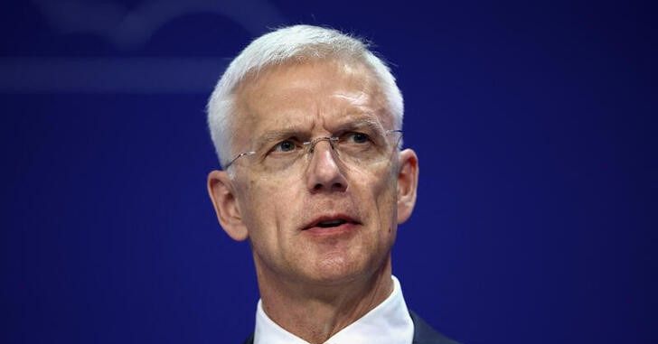 Latvia's Prime Minister Steps Down: Resignation Announcement