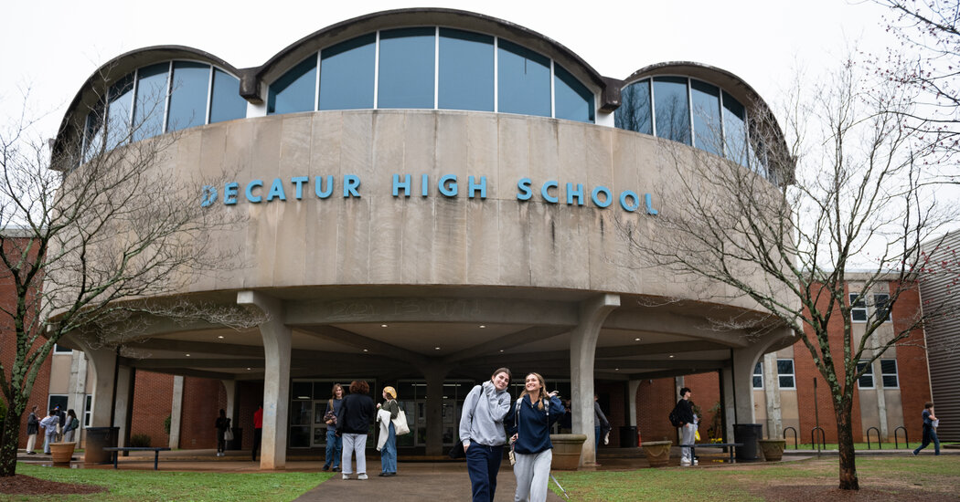 Featured image for "Adapting to Change: The Impact of the All-Digital SAT on College Admissions"