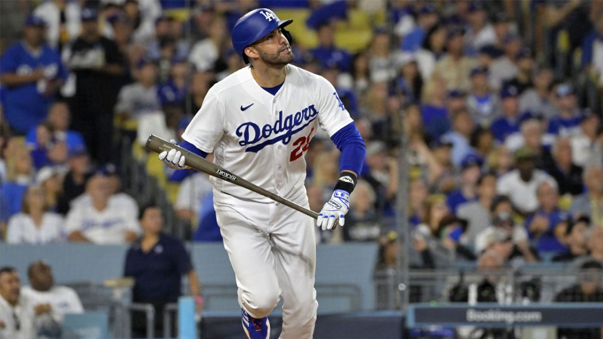 Featured image for "Oracle Park Influence: J.D. Martinez Signs with Mets, Impact on Playoffs"