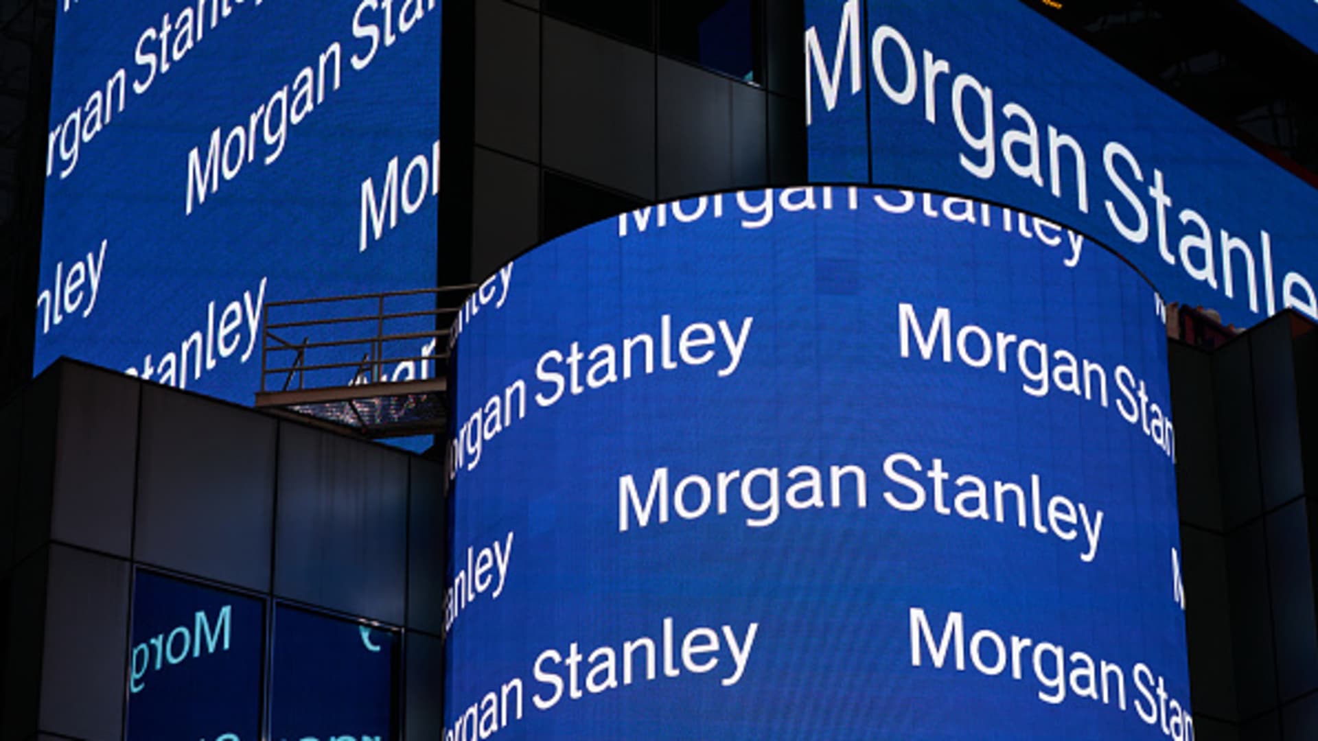 "Stock Market Watch: Cramer's Top Picks and Buying Opportunities"