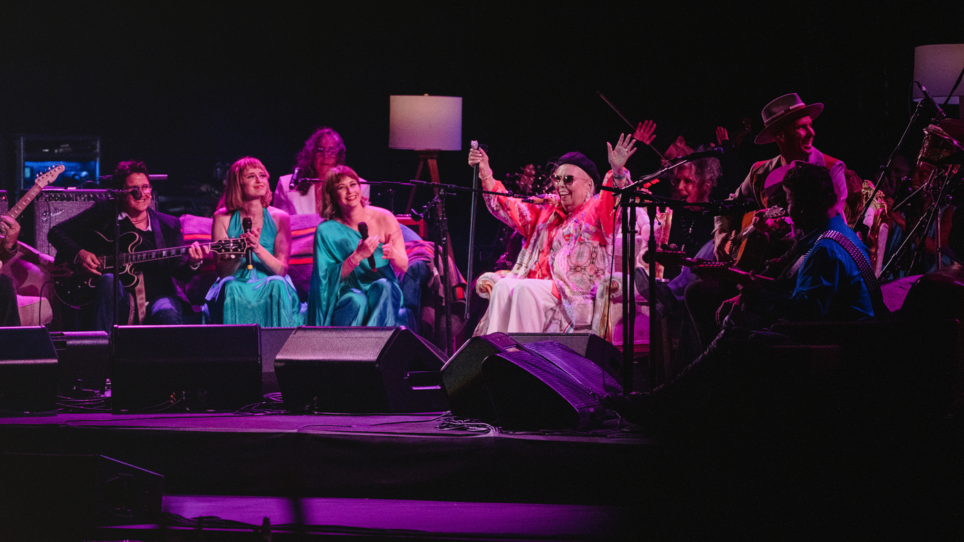 Featured image for Joni Mitchell's Triumphant Return to the Stage at The Gorge.