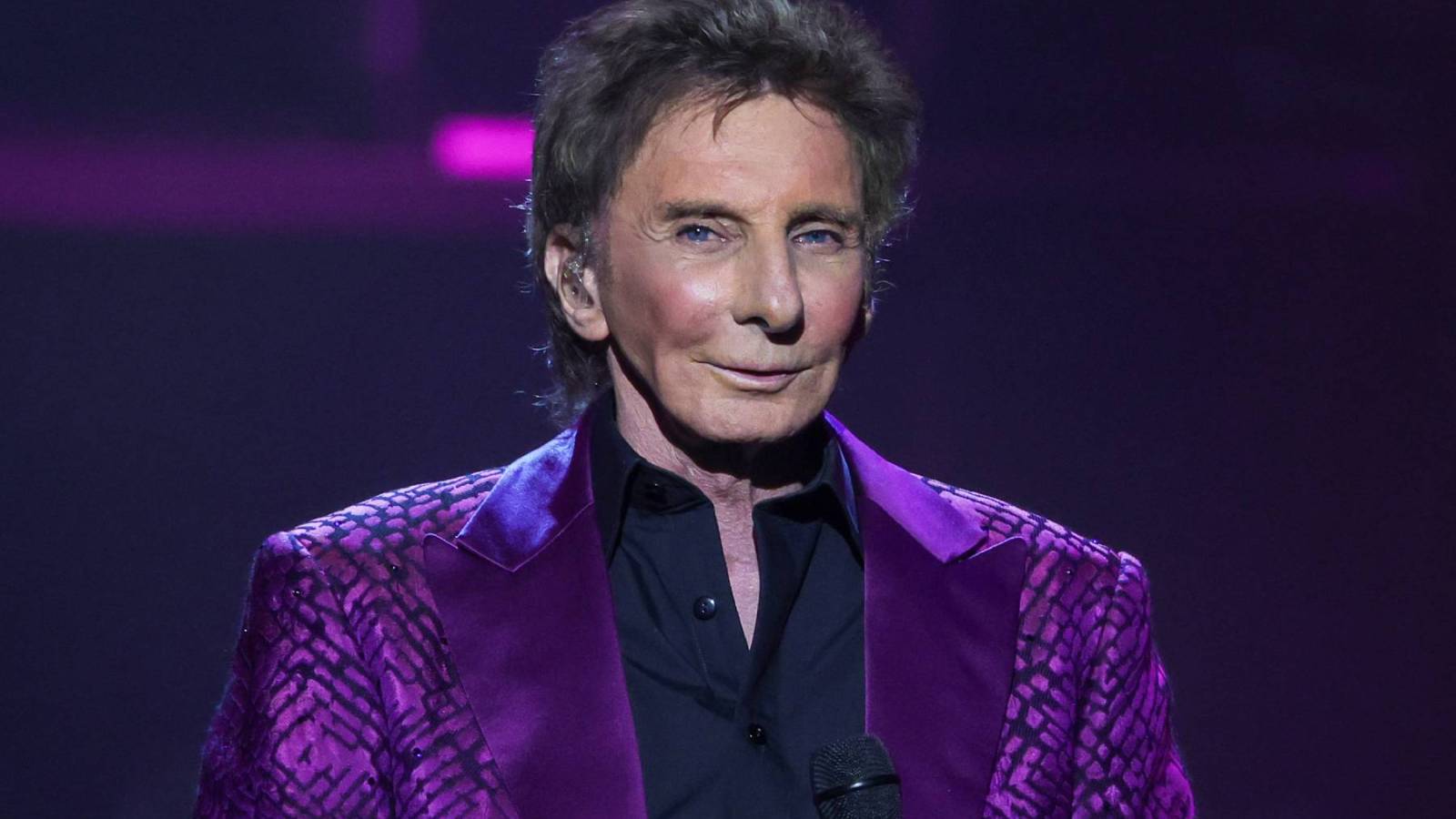 Featured image for Barry Manilow Reflects on the Challenges of Concealing His Sexuality in the Spotlight