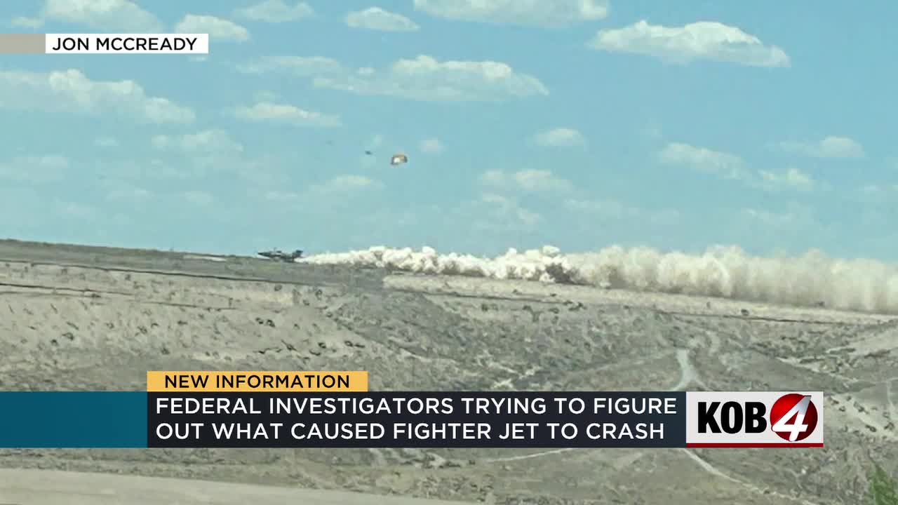 Featured image for F-35 Fighter Jet Crashes Near Albuquerque, Pilot Seriously Injured