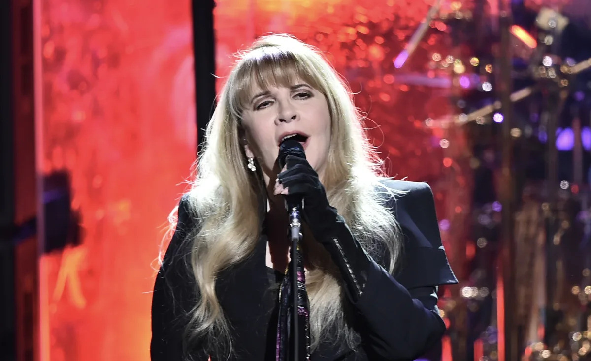 Featured image for Stevie Nicks Questions the Future of Fleetwood Mac Without Christine McVie