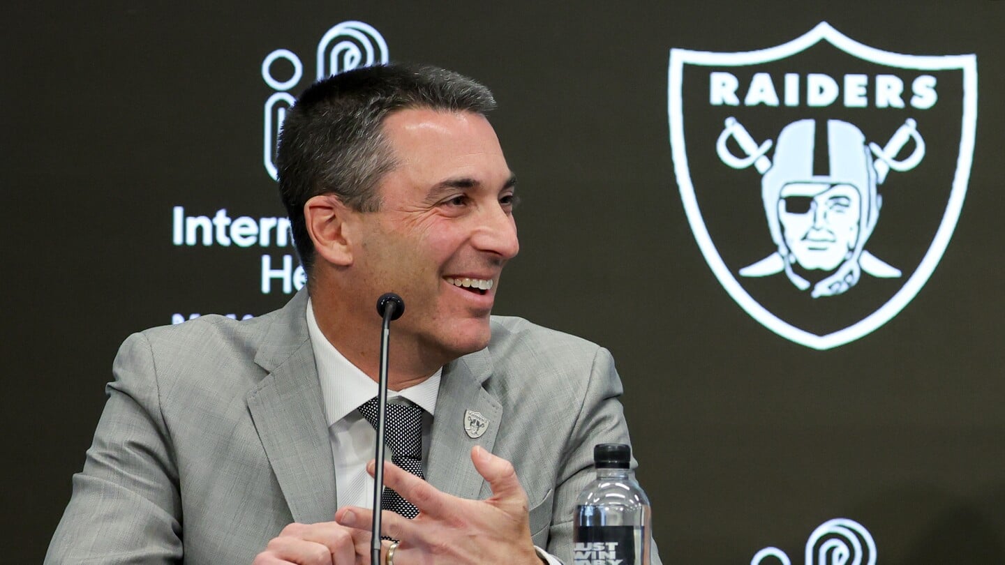 Featured image for "Raiders' Mark Davis Emphasizes Experience in Hiring Tom Telesco for Roster Control"
