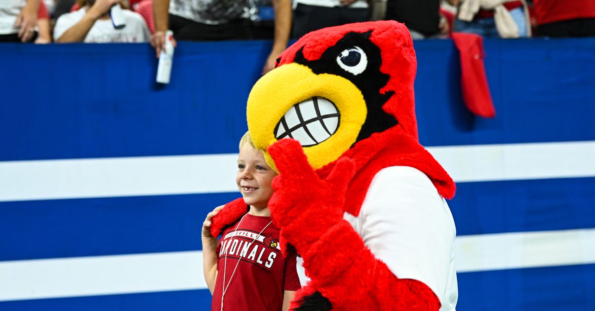 Featured image for "Notre Dame Faces Louisville in Highly Anticipated Matchup"