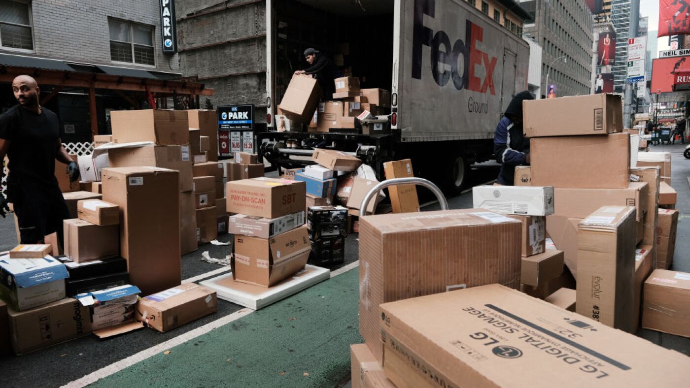 Featured image for End of US Tariff Exemptions Sparks Changes for Online Shoppers and Businesses