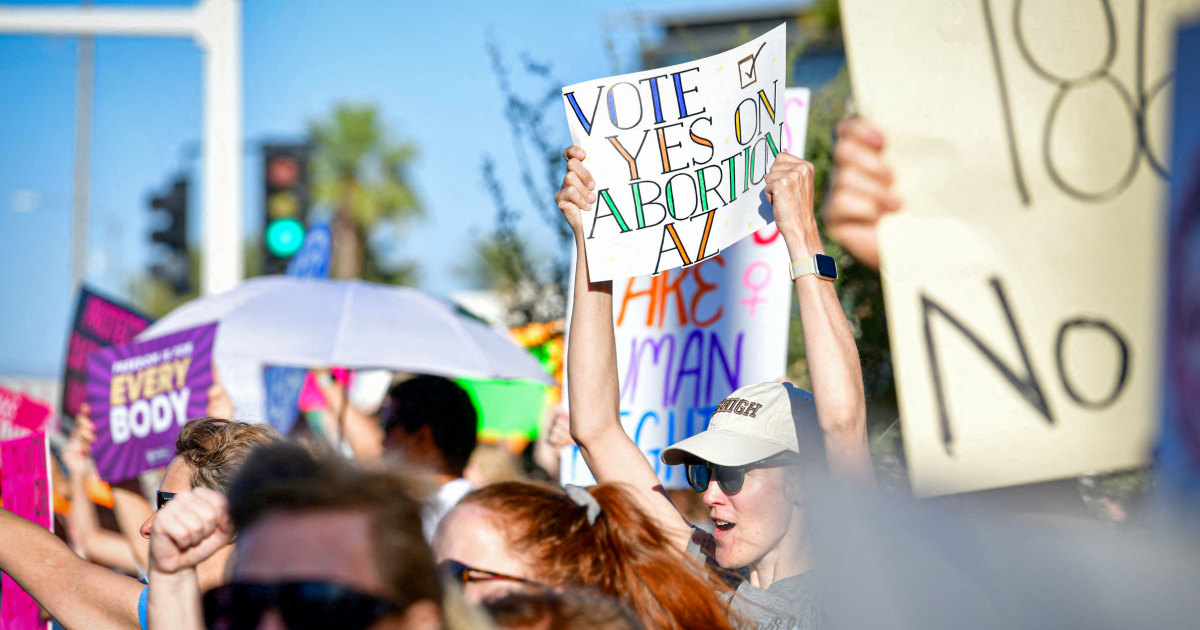 Featured image for "Arizona Republicans Persist in Blocking Repeal of 1864 Abortion Ban"