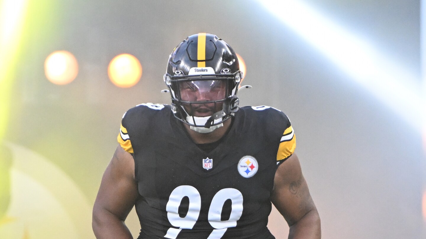 Featured image for Steelers' Derrick Harmon suffers knee injury during preseason