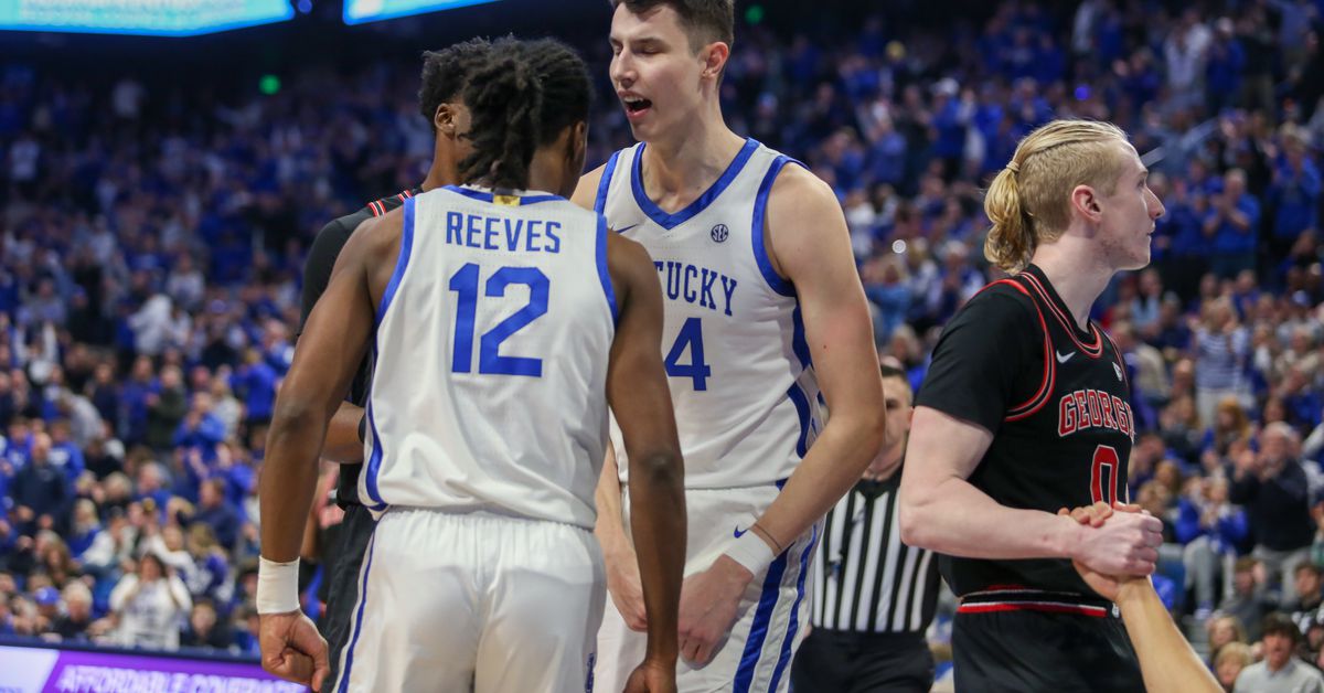 "Zvonimir Ivisic's Eventful Debut: Victorious Against Georgia Bulldogs, But Defeated by a Water Bottle"