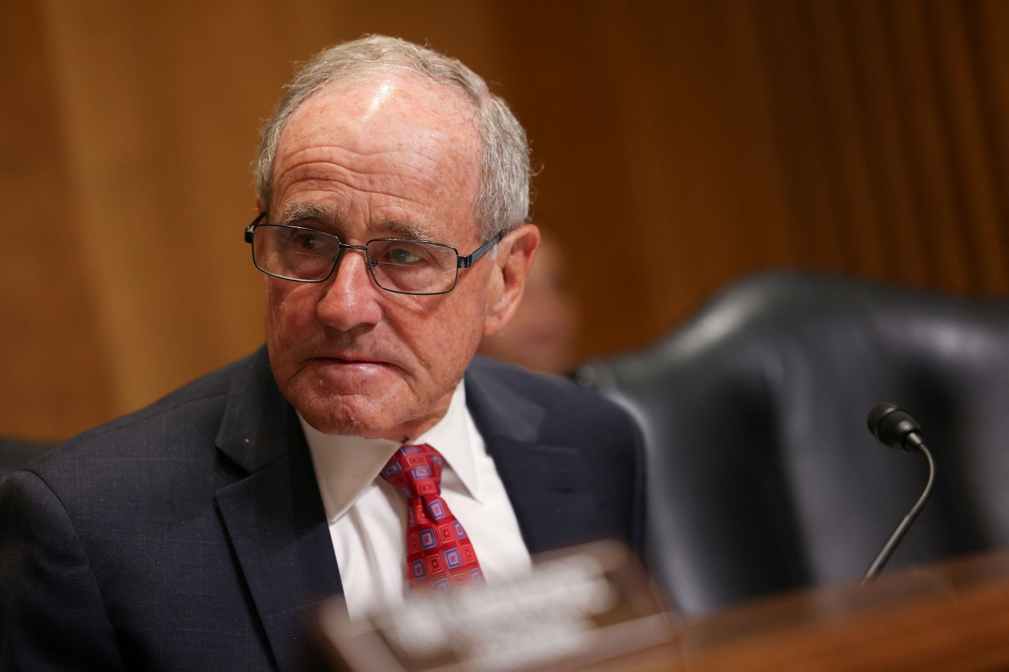 Featured image for Senator blocks arms sale to Hungary over NATO bid dispute with Sweden.