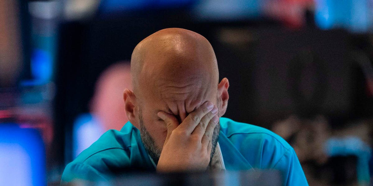 Navigating a Looming Recession: Tips and Insights.