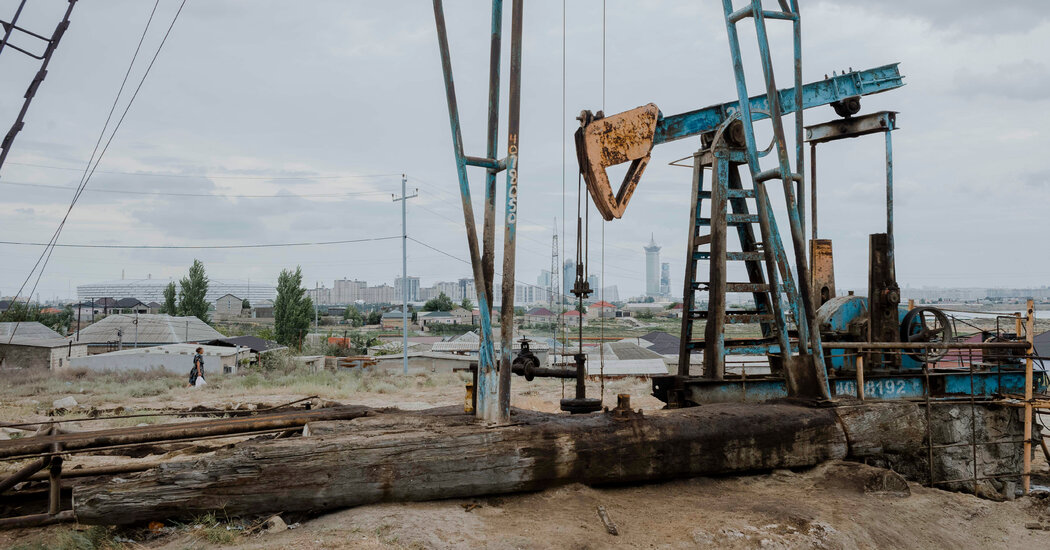 Featured image for Controversy Surrounds Azerbaijan Hosting COP29 Amid Human Rights Concerns