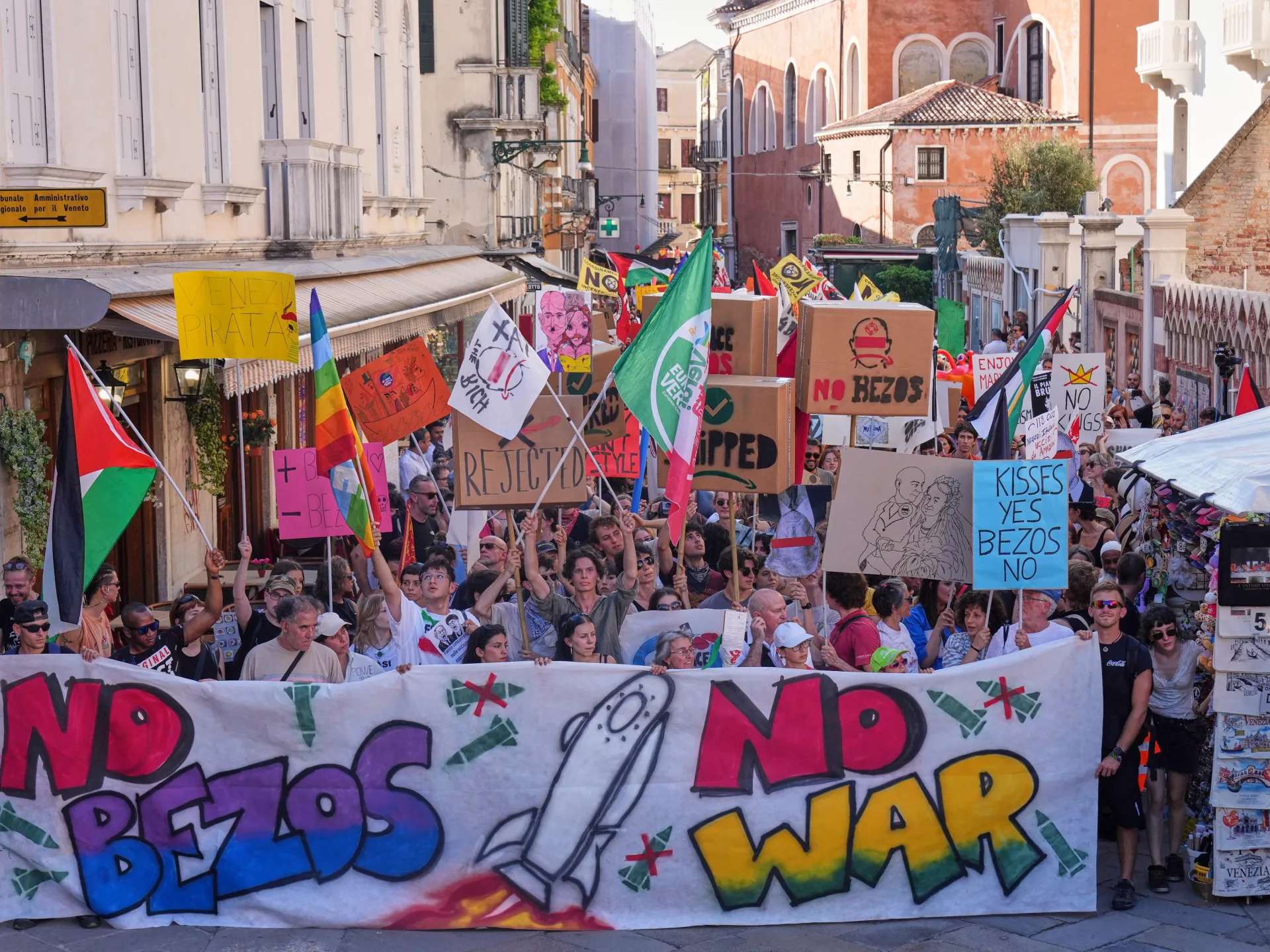 Featured image for Venice Wedding Festivities: Jeff Bezos and Lauren Sánchez Tie the Knot