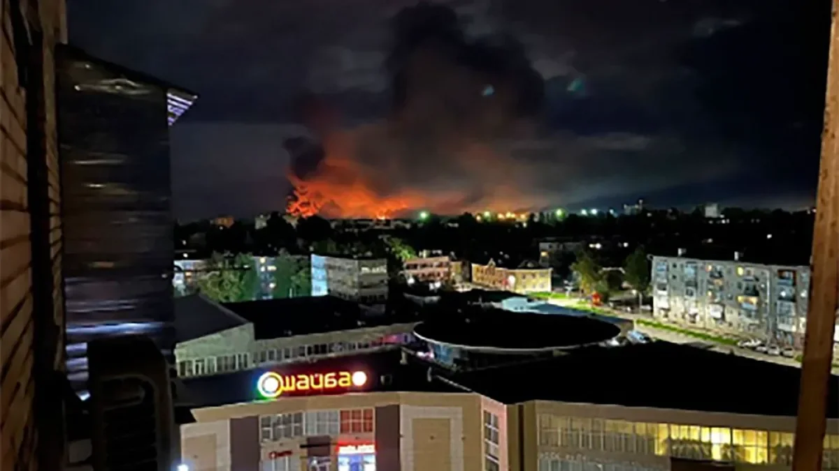 "Ukrainian Drones Launch Large-Scale Attacks on Russian Targets, Including Airports and Moscow"