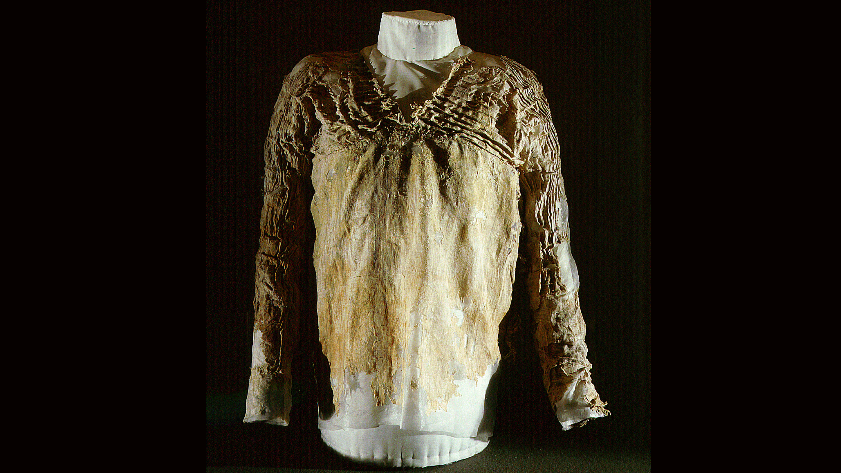 Tarkhan Dress: The World's Oldest Outfit Worn 5,000 Years Ago in Egypt