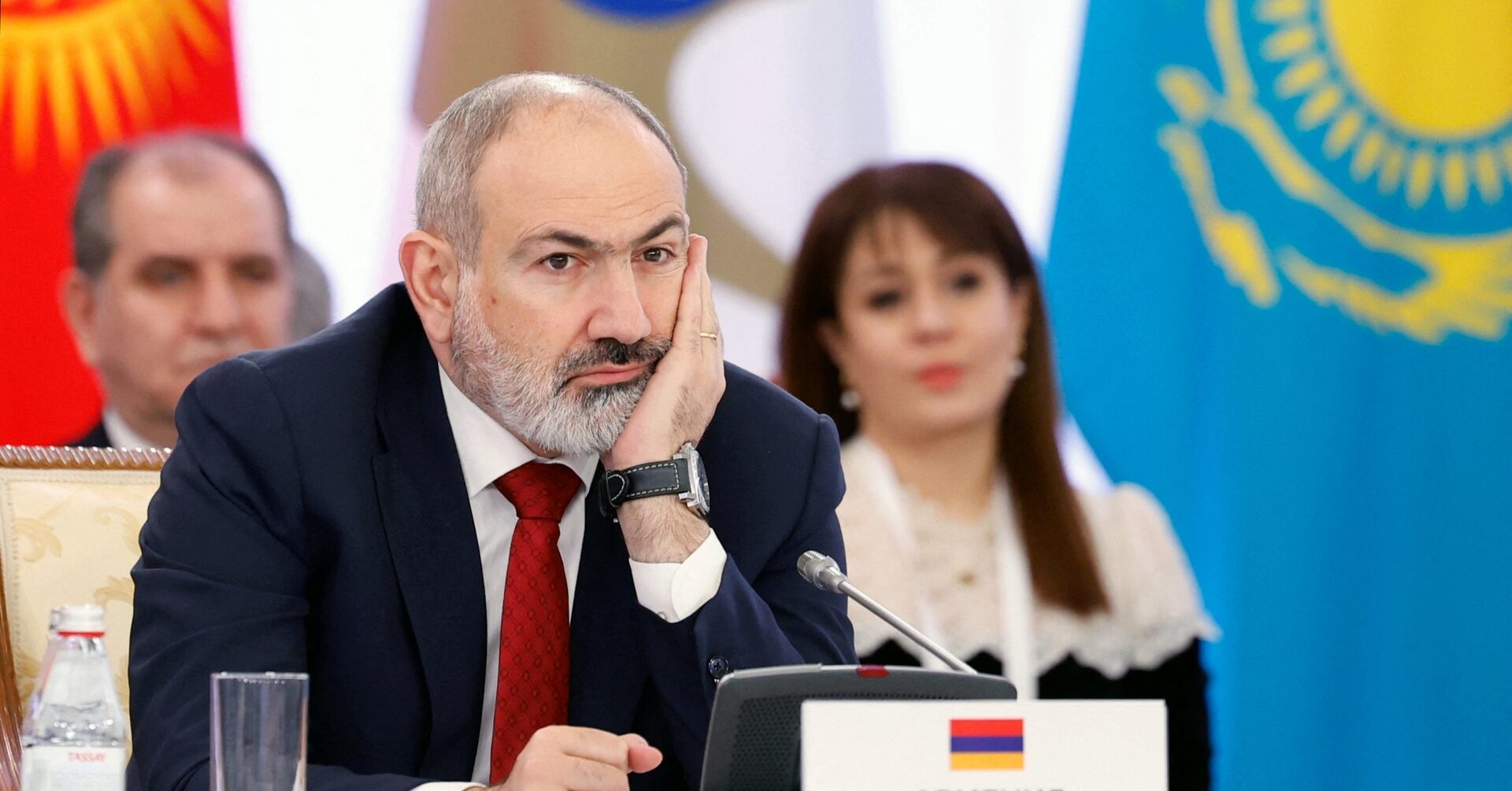 Armenia's PM Asserts Independence from Russia in Ukraine Conflict