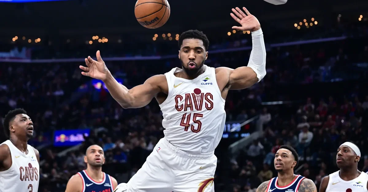 Mitchell's all-around eruption powers Cavs past Clippers