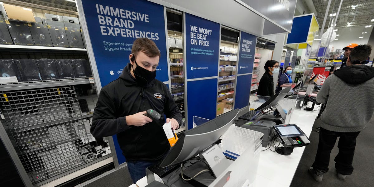 Featured image for "Retail Giants' Strategies to Outsmart the Surge in Theft"