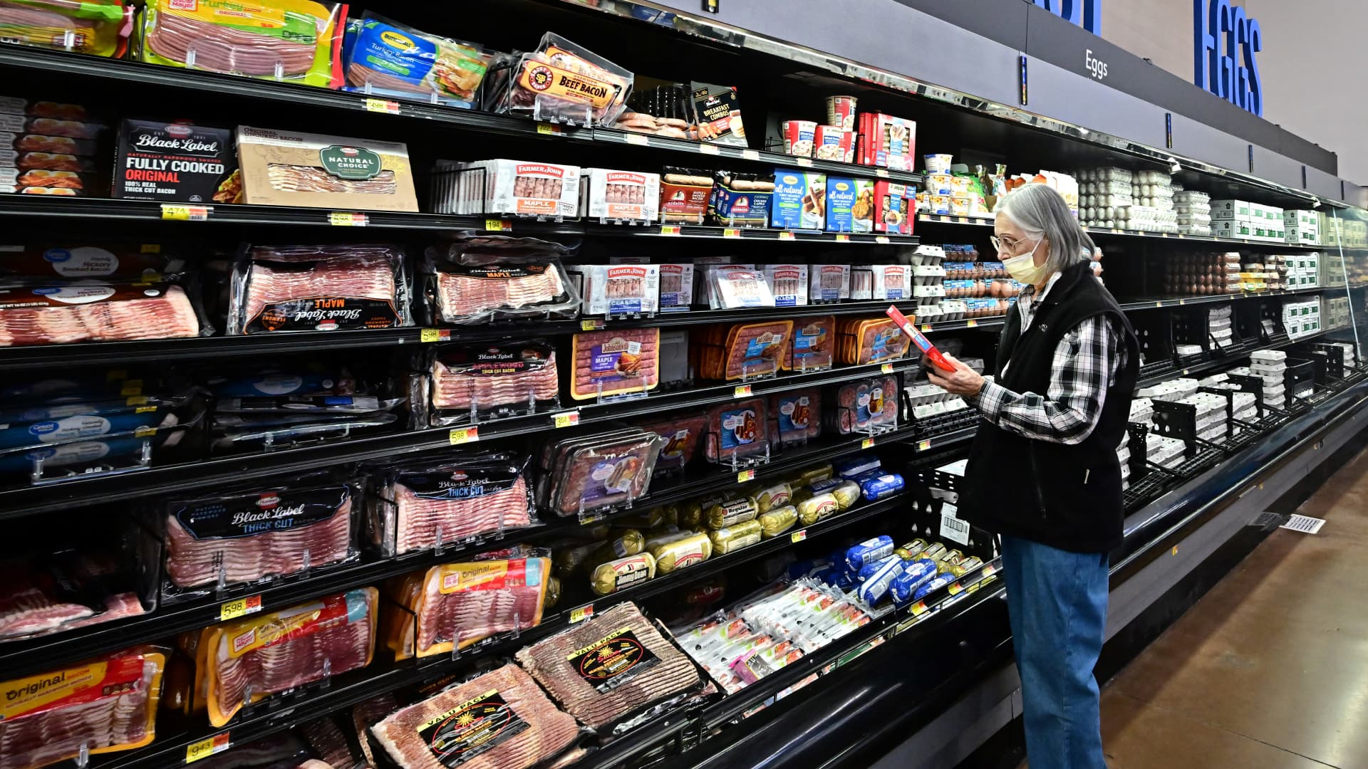 Featured image for PCE Inflation Drops in November 2023, Easing Price Pressures