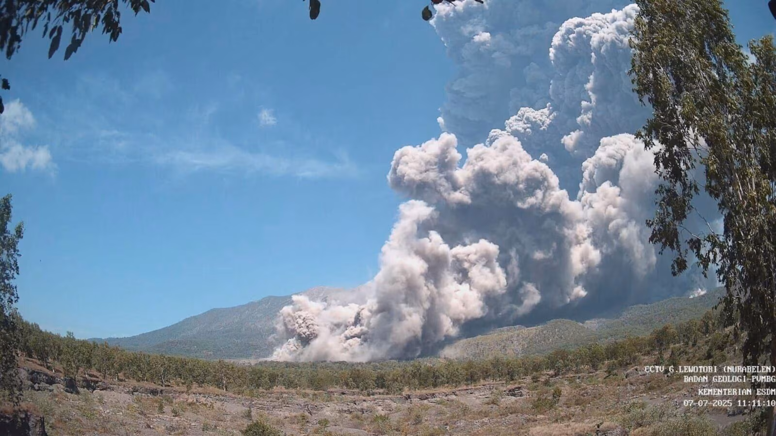Featured image for Indonesia's Mount Lewotobi Laki Laki Erupts, Ash Rises Over 11 Miles