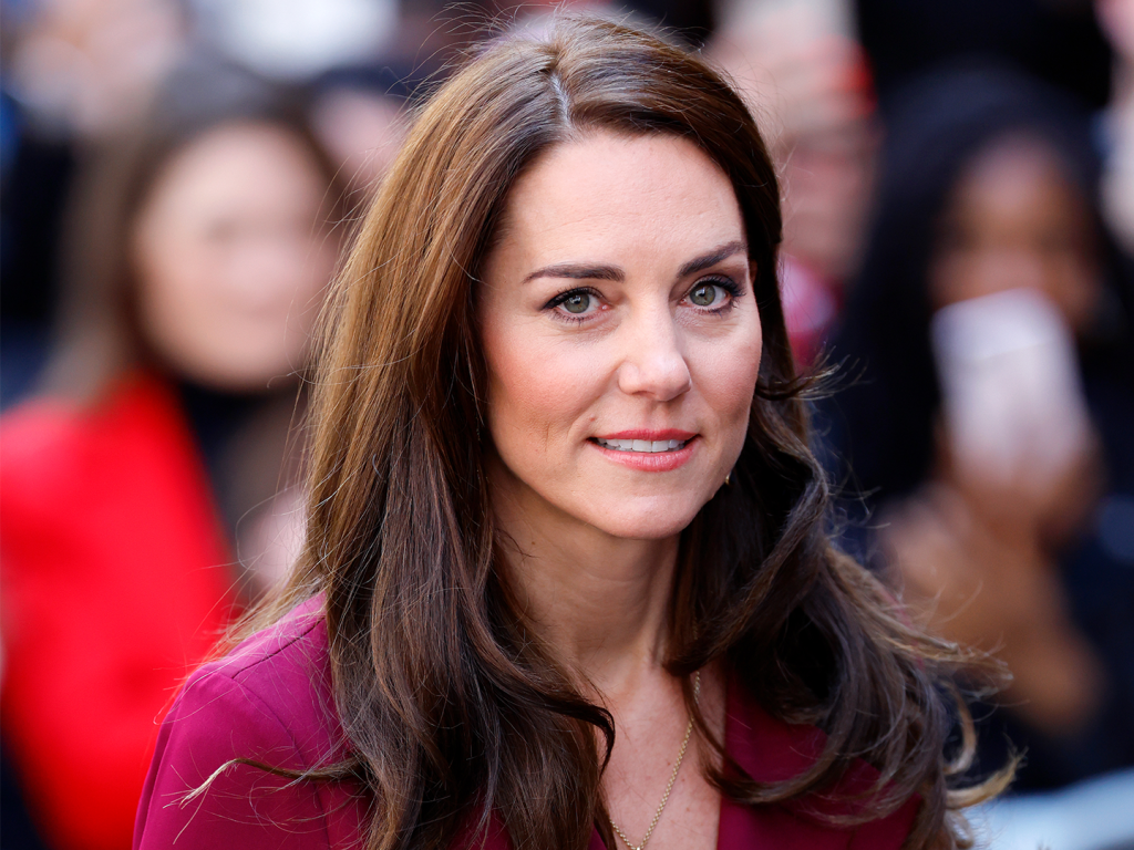 "Royal Twitter Calls Out Privacy Concerns Amid Princess Kate's Cancer Diagnosis"
