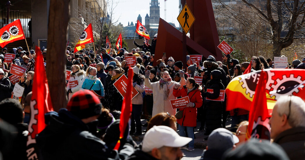 Canada's Public Service Workers Reach Tentative Agreement, Uncertainty Remains on Remote Work.
