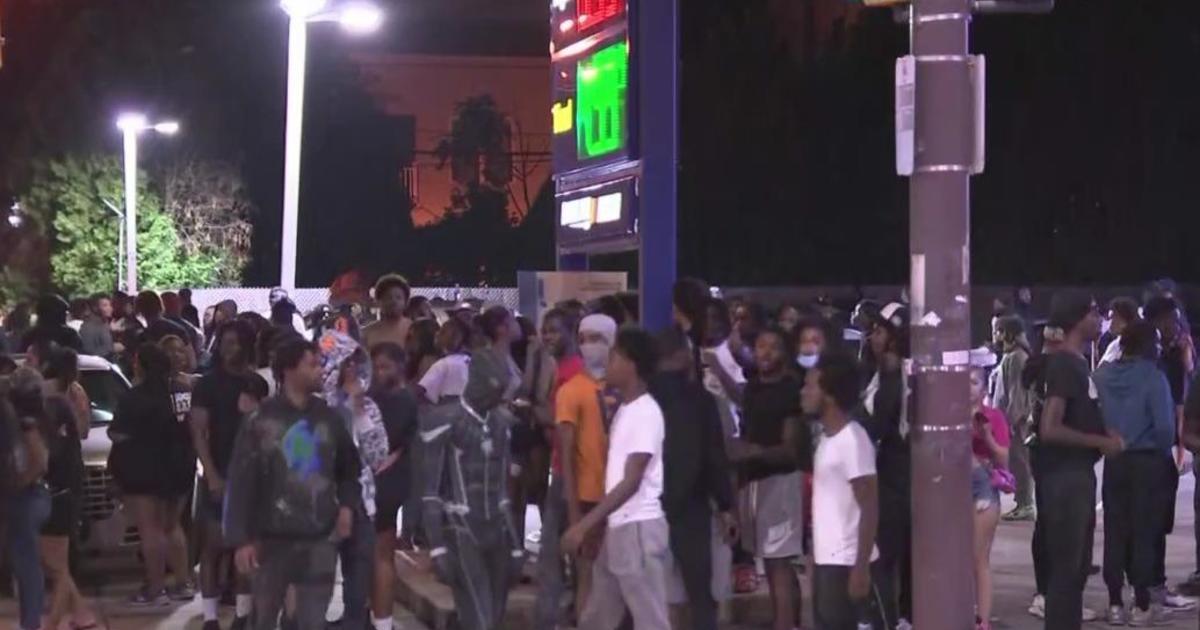 Featured image for Police Disperse Large Crowd at Philadelphia's Broad Street Block Party