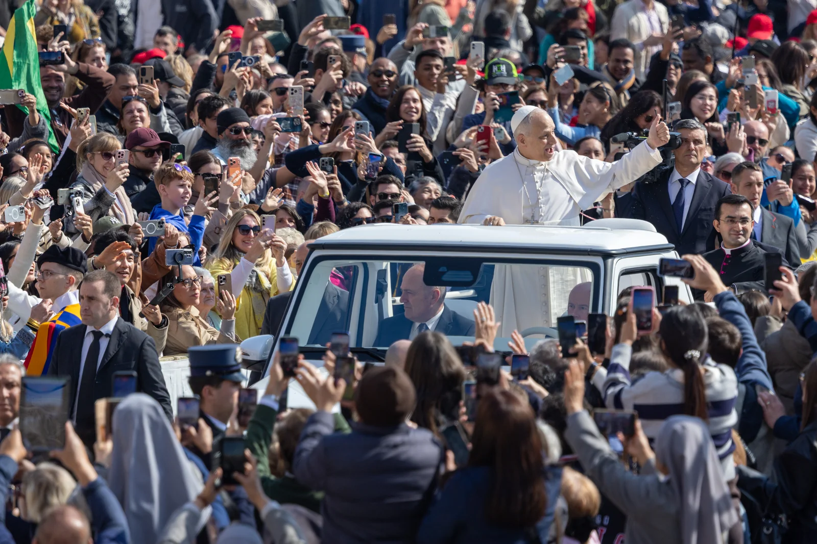 Pope Leo XIV Defends Male-Only Priesthood Rooted in Apostolic Succession