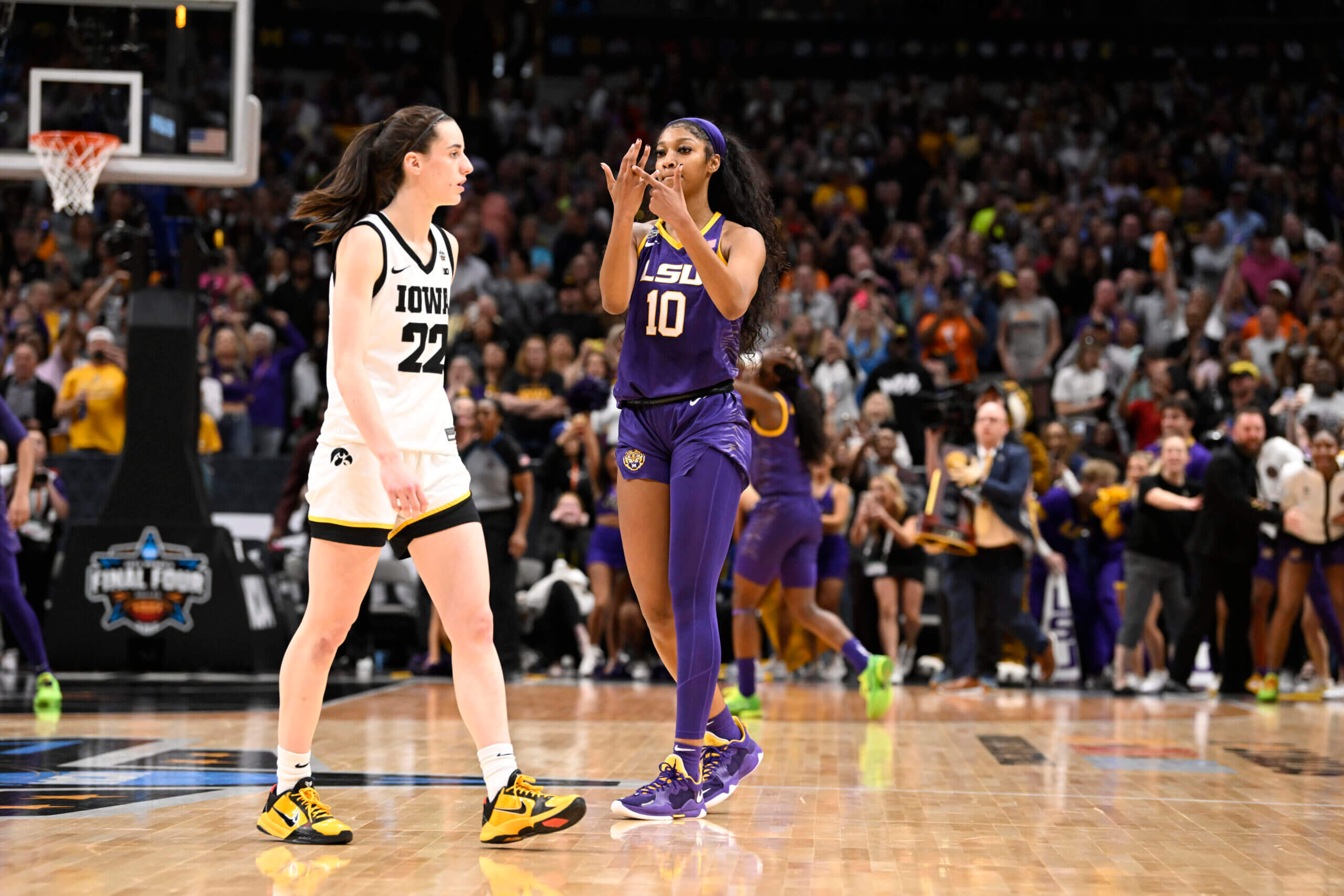 "March Madness 2024: Women's Basketball Showdowns and Superstars"