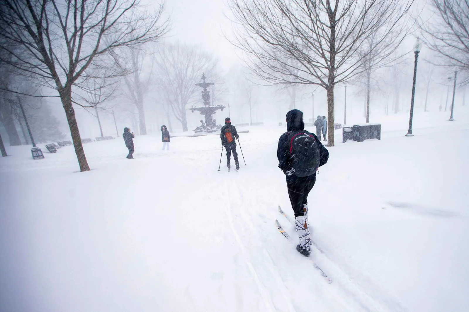New England braced for marathon snowstorm dumping up to 2 feet