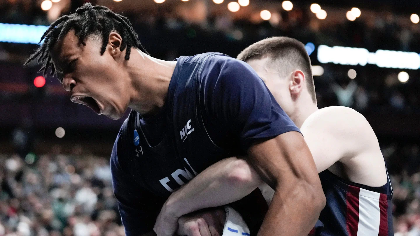 "March Madness Intensifies with Fairleigh Dickinson vs. Florida Atlantic Showdown"