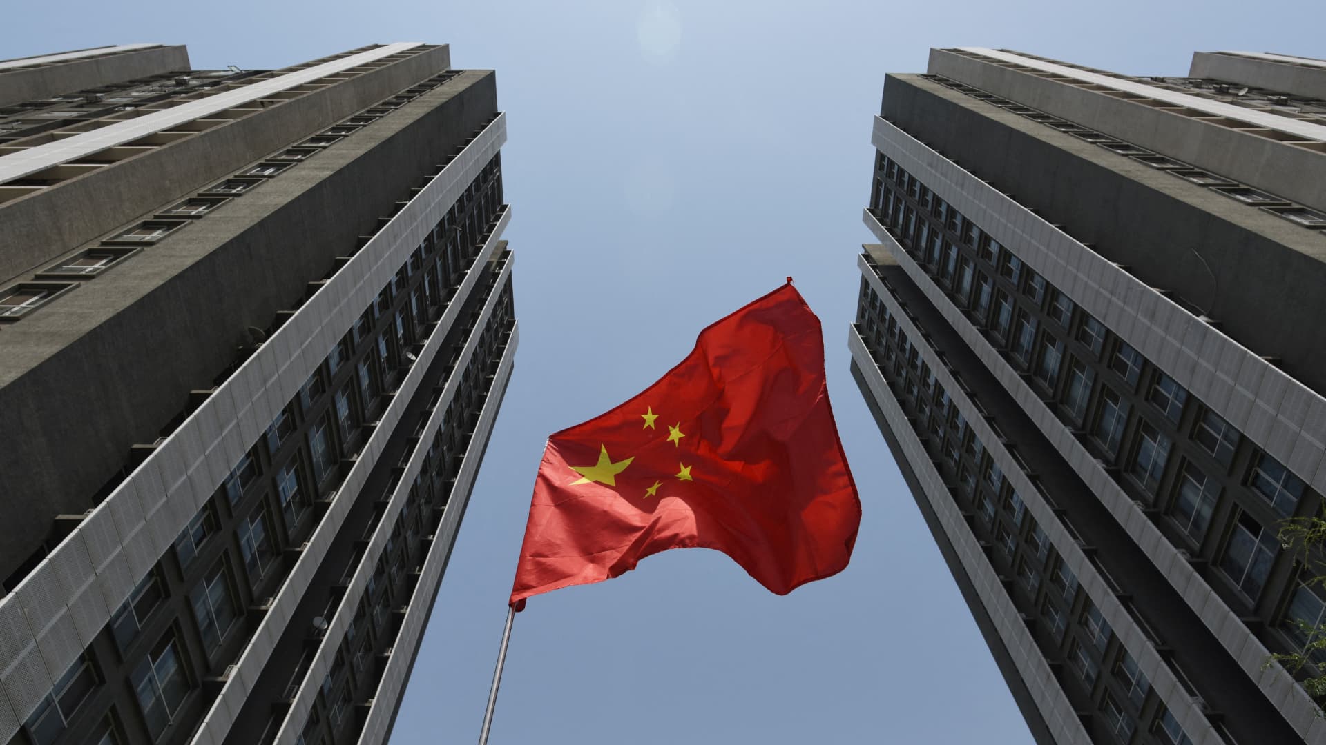 "China's Stock Market Woes: Experts Predict More Trouble Ahead"