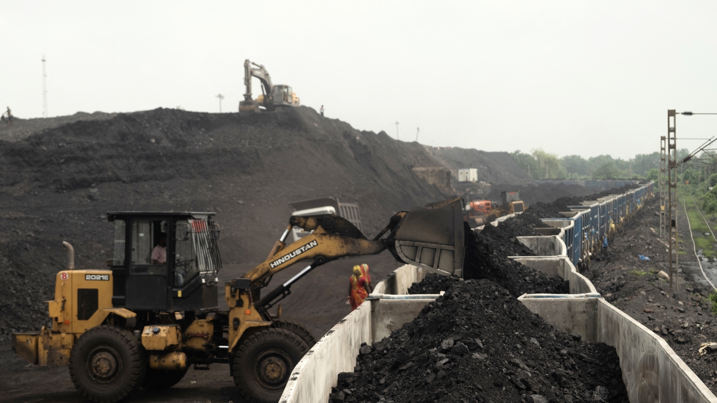 Featured image for Global Leaders Fail to Reduce Fossil Fuel Production Despite Climate Commitments