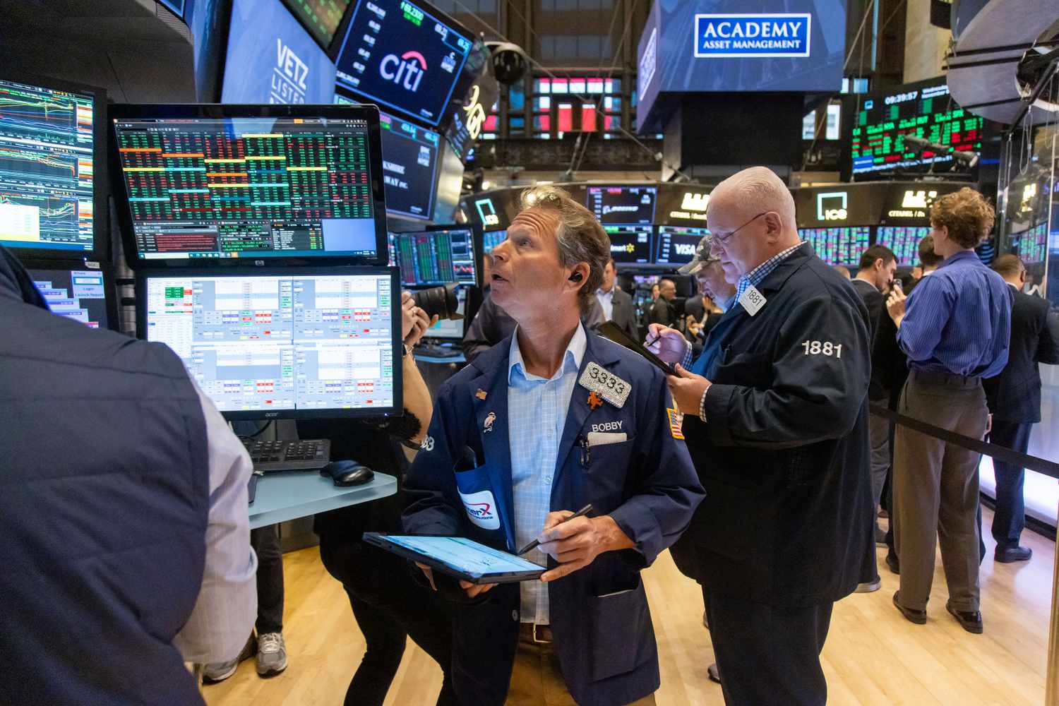 Dow and S&P 500 Reach Record Highs Amid Post-Election Surge
