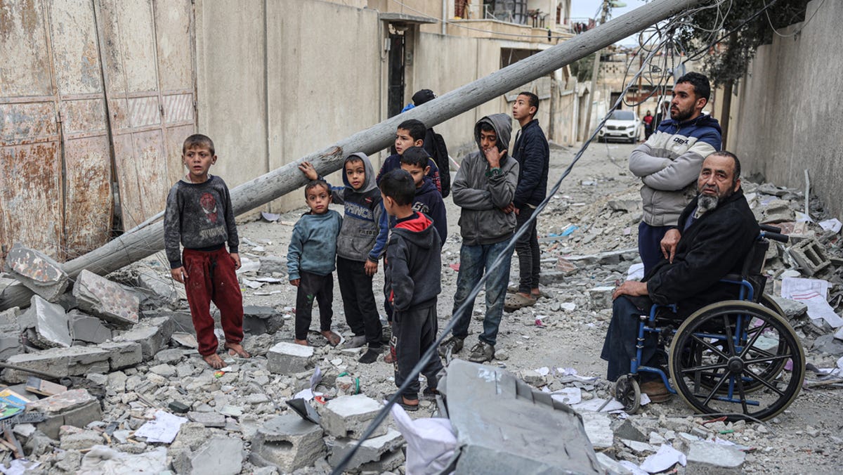 "Hamas Rejects Cease-Fire Proposal, Biden Hopes for Weekend Gaza Ceasefire"