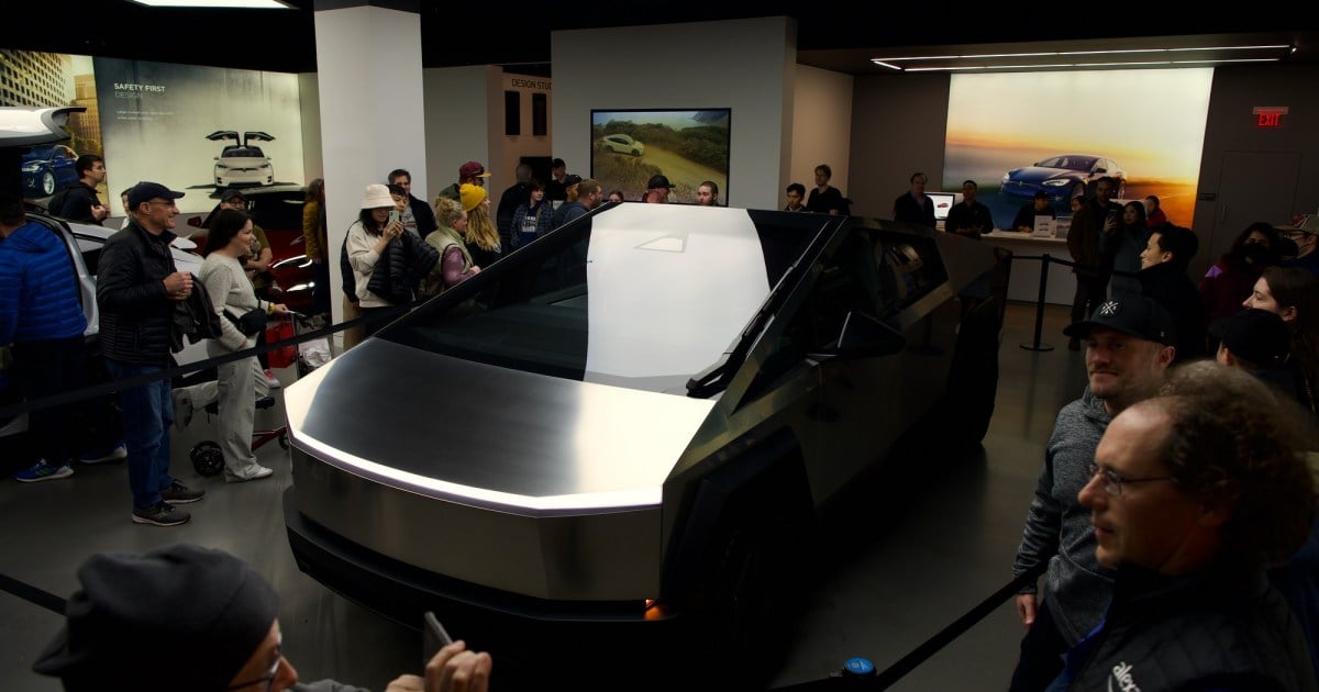 Featured image for "Tesla Cybertruck: Price, Features, and Owner's Manual Insights"