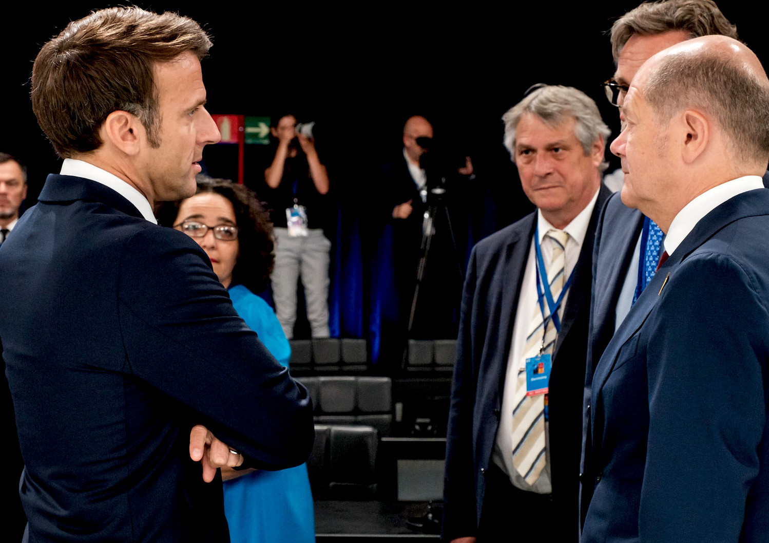 "Global Leaders React to Macron's Controversial Ukraine Remarks"